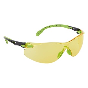 3M Safety Glasses, Solus 1000, S1207SGAF, ANSI Z87, Scotchgard Anti-Fog Lens, Green/Black Frame, Indoor/Outdoor Gray Lens, Padded Temple, Soft Nosebridge, UV Protection, Premium Eye Protection(Amber Lens  Green Black Frame)